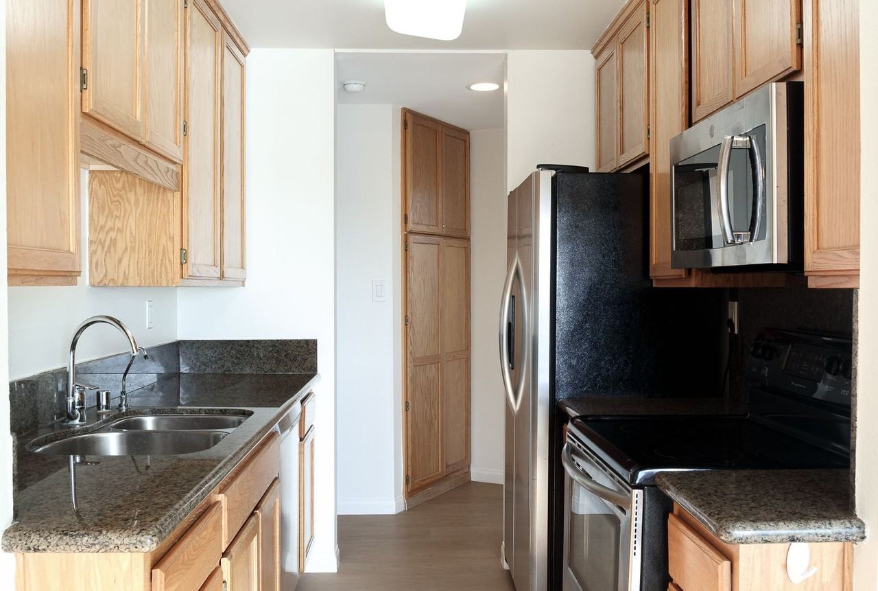 2901 2901 Peninsula 144 - Photo 6 of 30