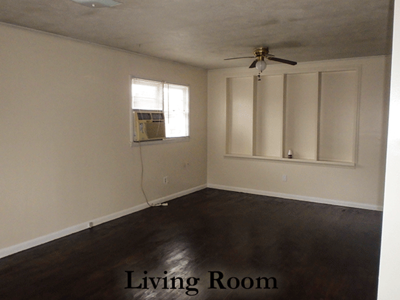 225 Roberts St - Photo 5 of 13