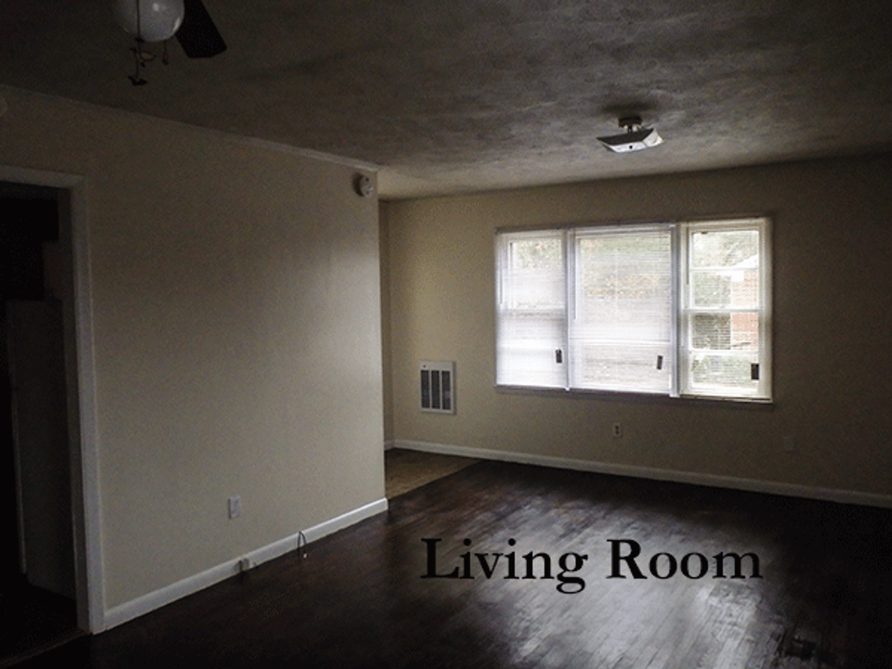 225 Roberts St - Photo 6 of 13