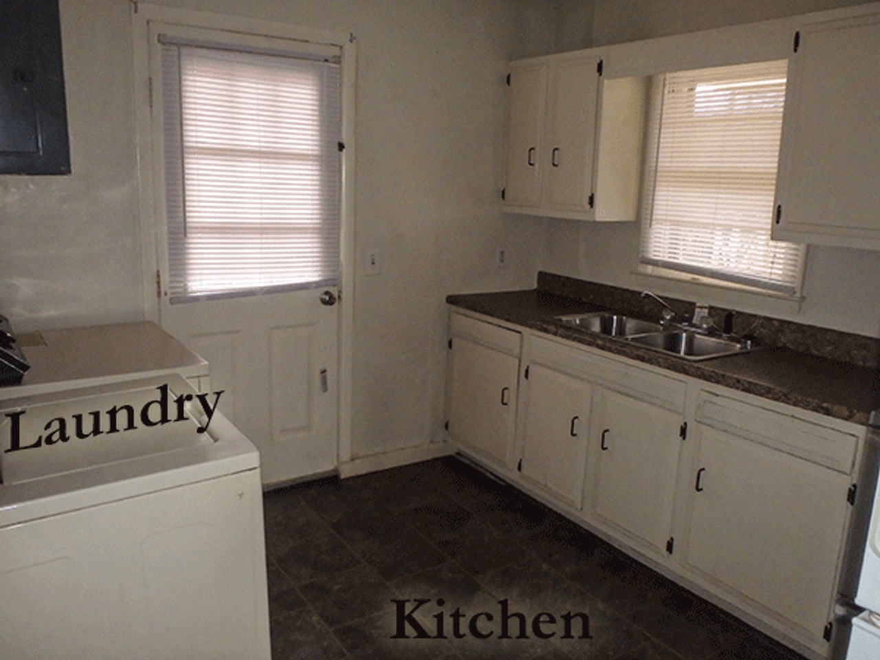 225 Roberts St - Photo 7 of 13