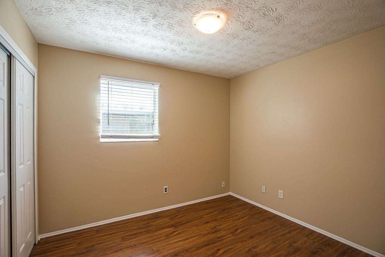 1060 Stokes St - Photo 7 of 30