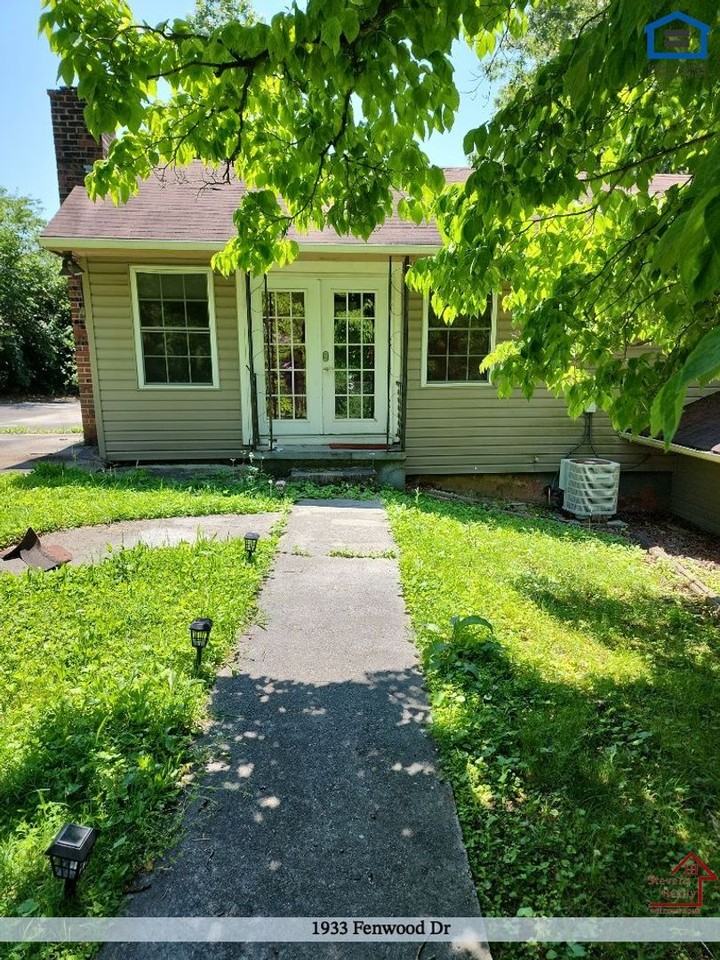 1933 Fenwood Dr - Photo 2 of 18
