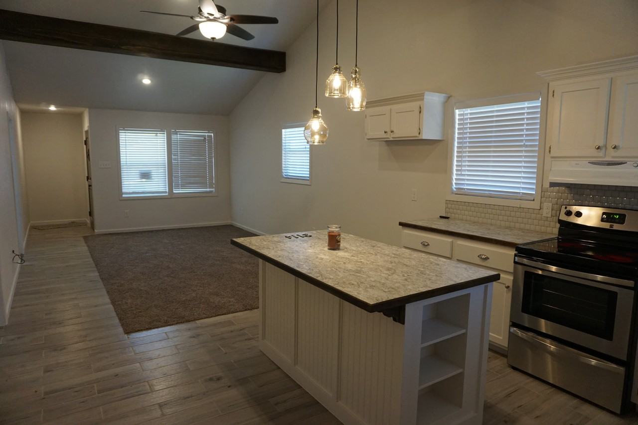 2114 24th St - Photo 3 of 13