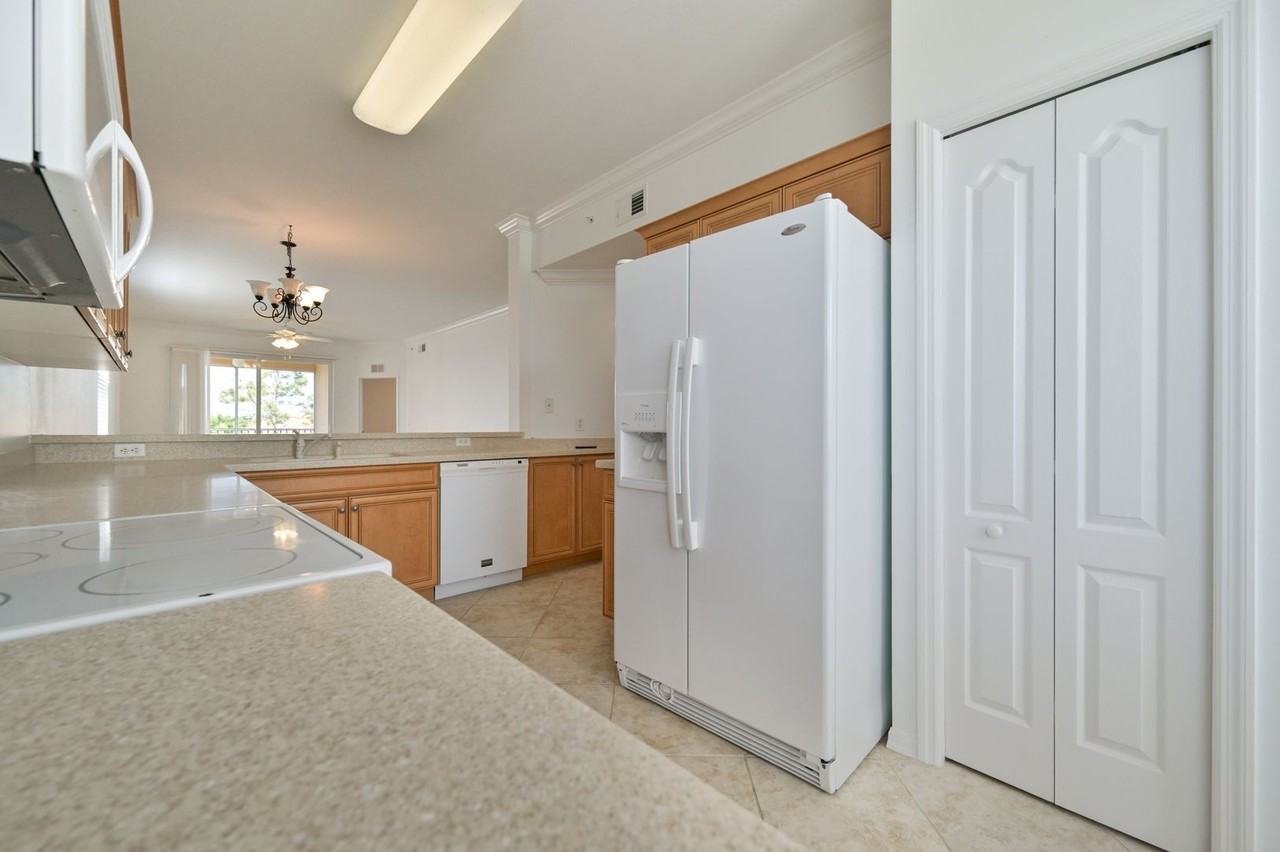 8470 Kingbird Loop #1031 - Photo 7 of 22