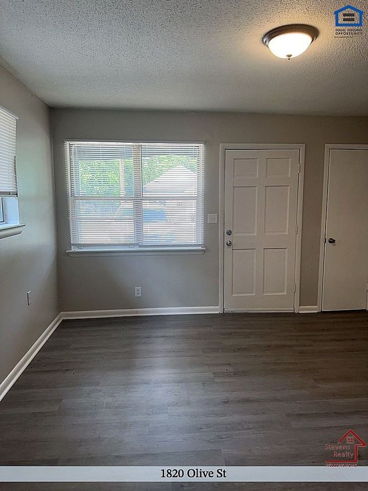1820 Olive St - Photo 6 of 14