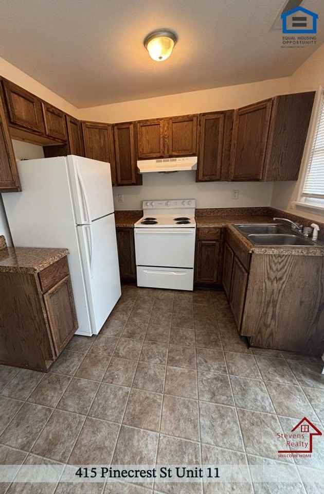 415 Pinecrest St #11 - Photo 6 of 49