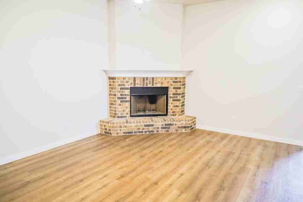 2916 Corpus Ave - Photo 4 of 45