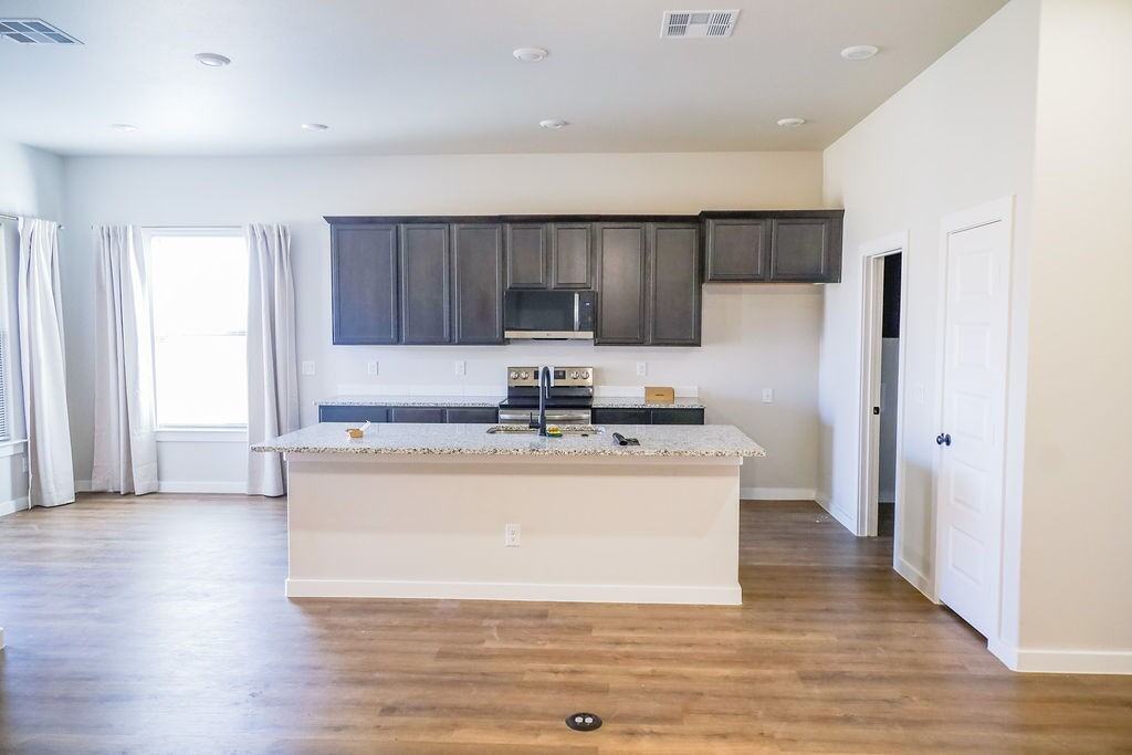 2916 Corpus Ave - Photo 7 of 45