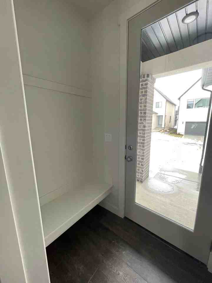 4380 W Bergen Ln - Photo 4 of 42