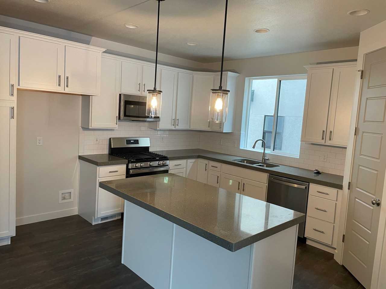 4380 W Bergen Ln - Photo 5 of 42