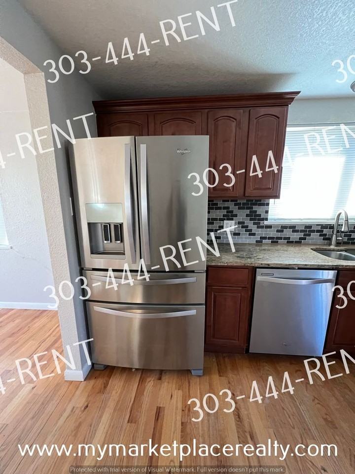 1245 Yates St - Photo 4 of 21