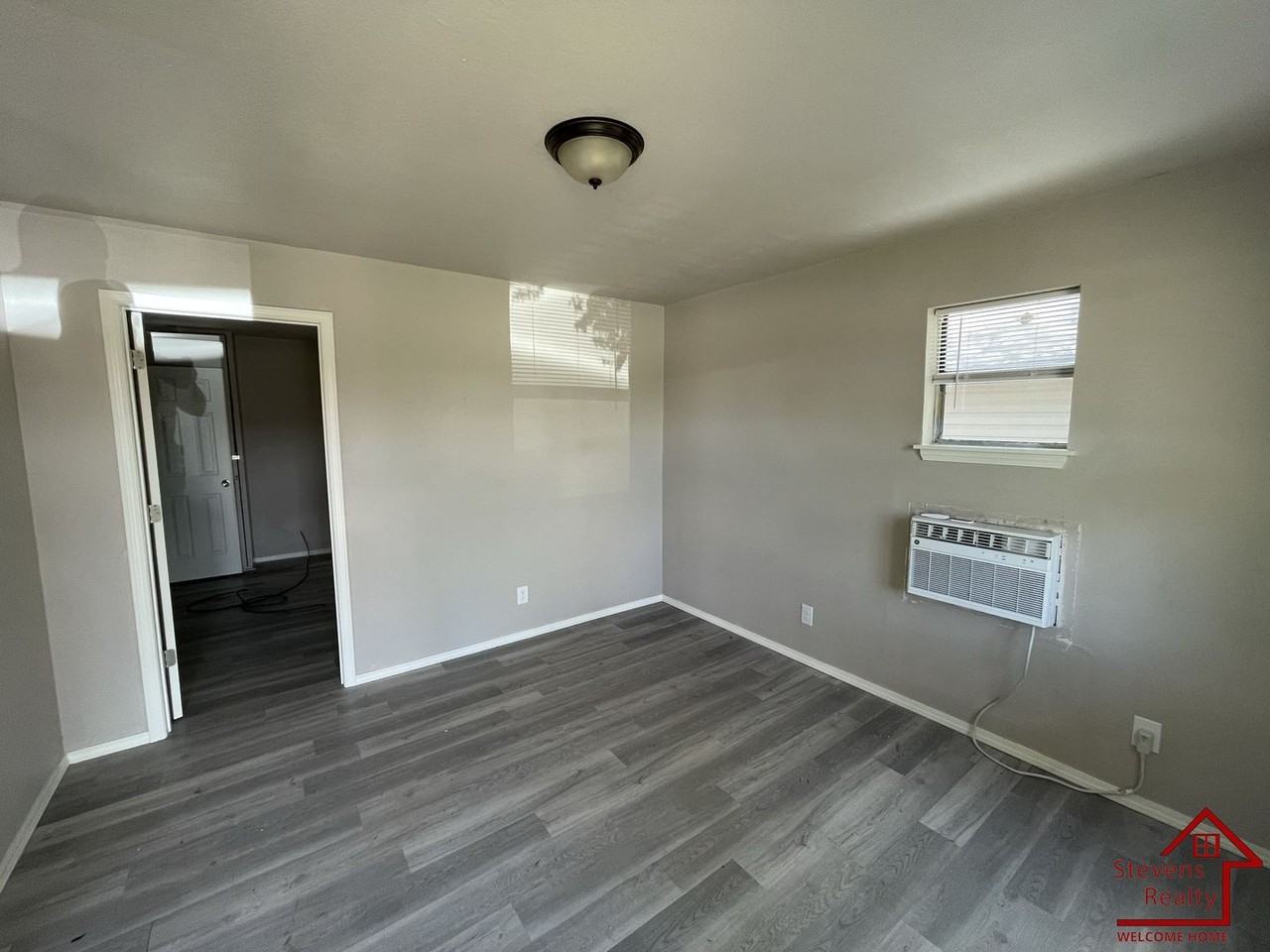 1315 Sw E Ave #A - Photo 4 of 12