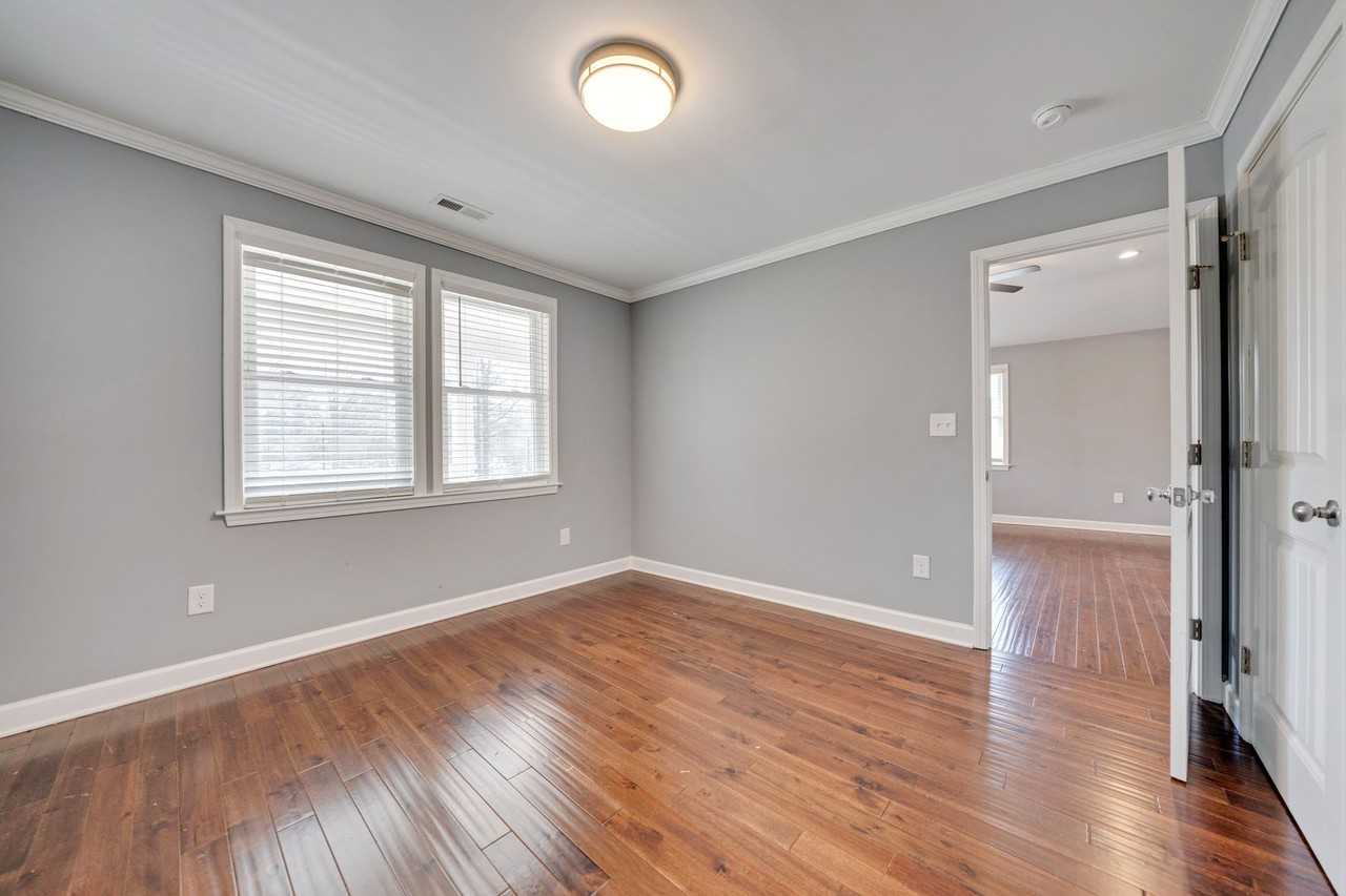 209 E Lawson St - Photo 6 of 14