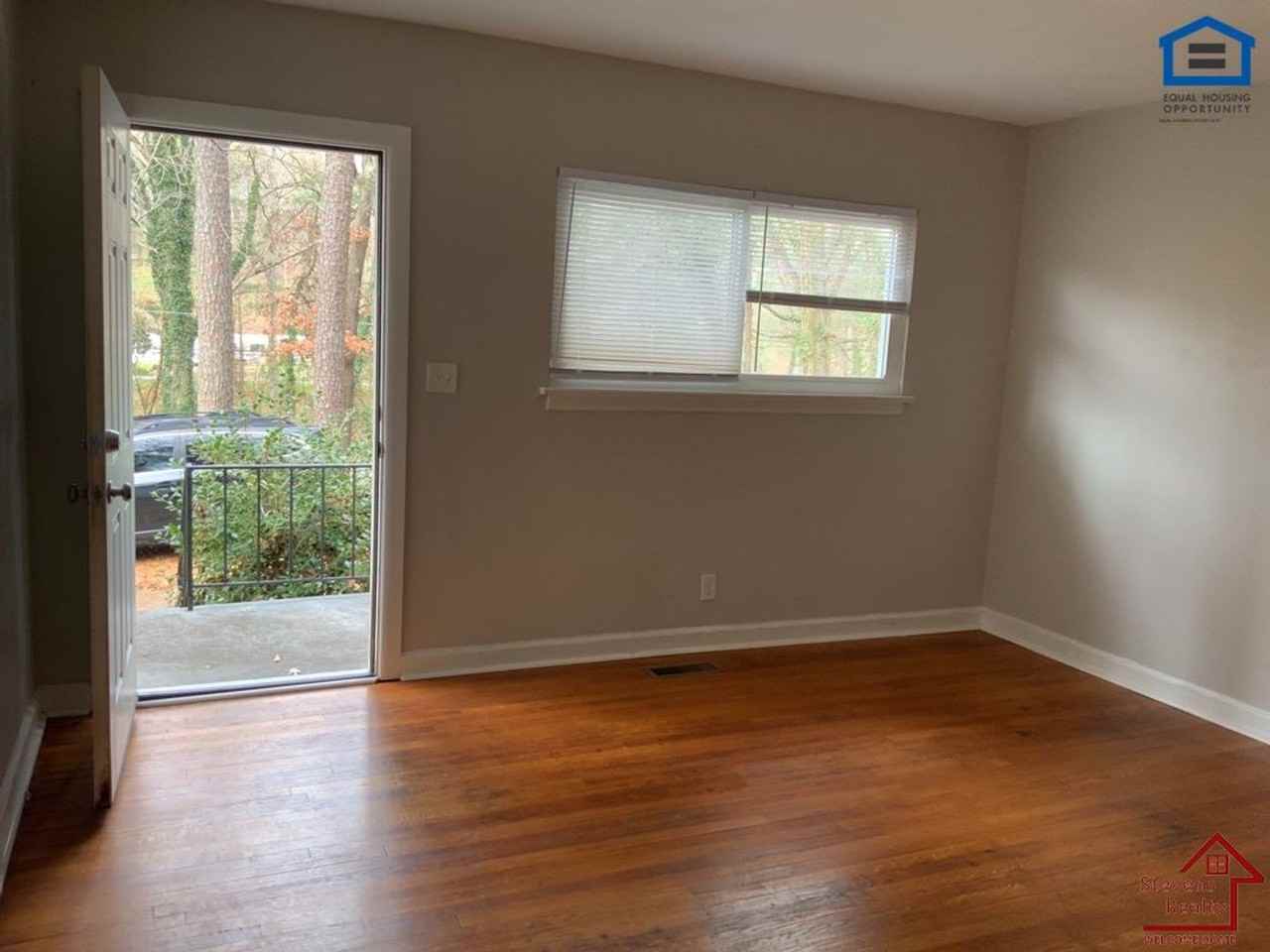 304 Tunnel Blvd - Photo 3 of 14