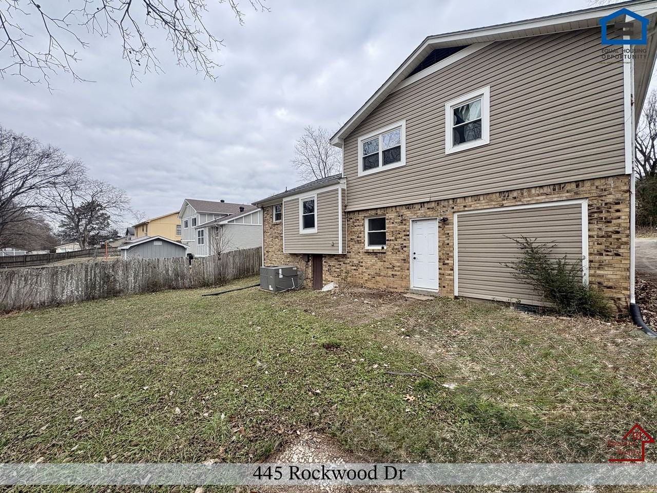 445 Rockwood Dr - Photo 4 of 27