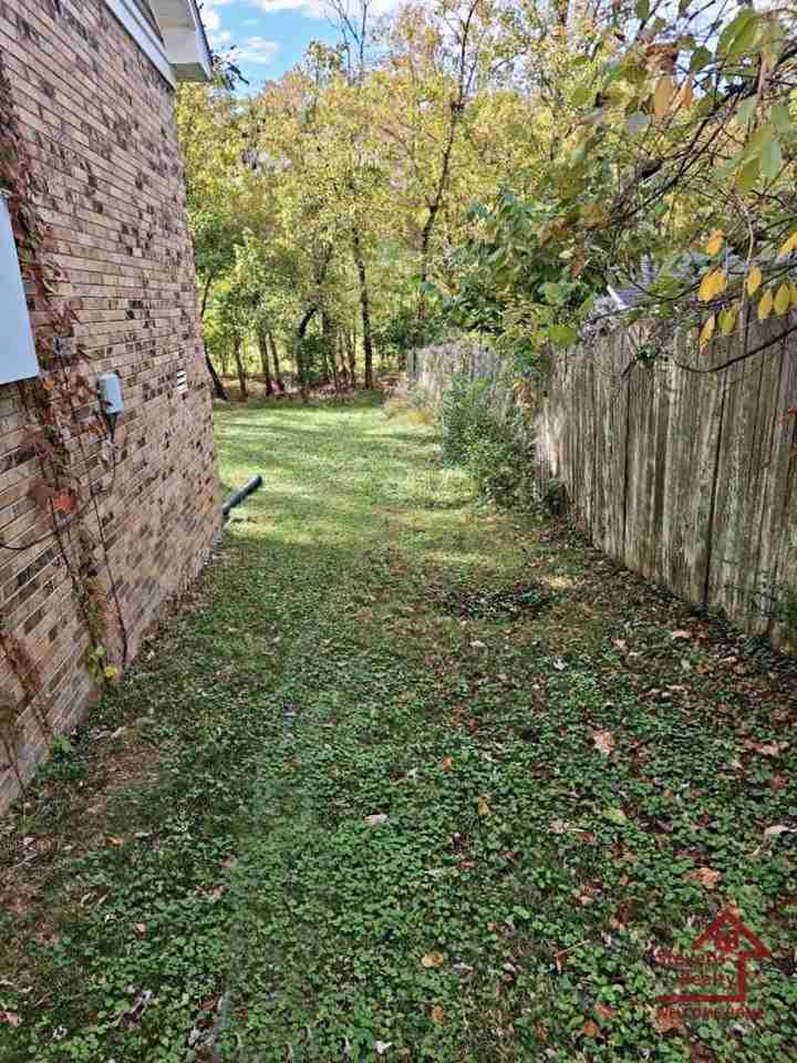 445 Rockwood Dr - Photo 5 of 27