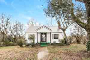 featured image of 3502 Lansing Ave #A