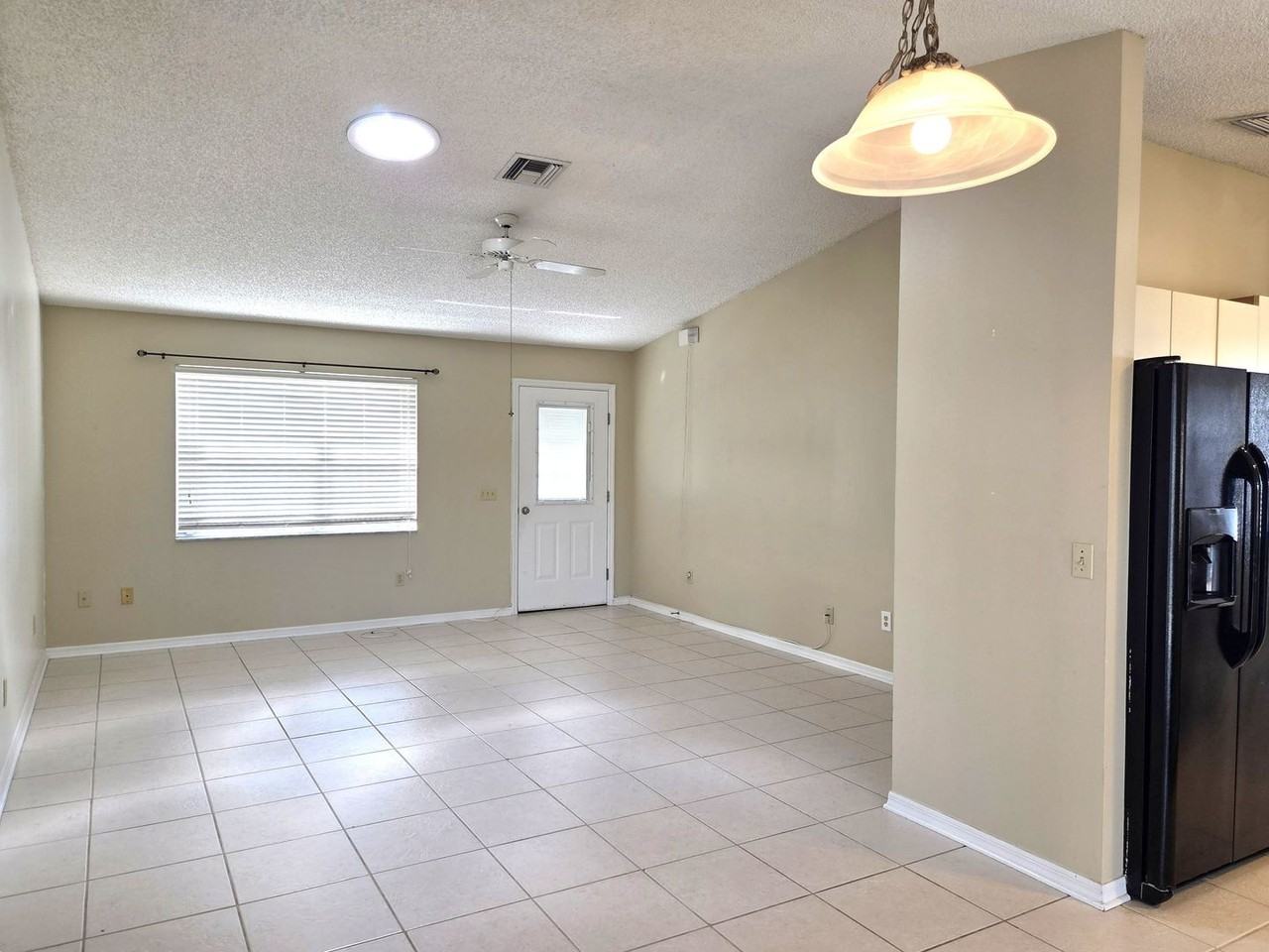 739 Heathrow Ave - Photo 6 of 24