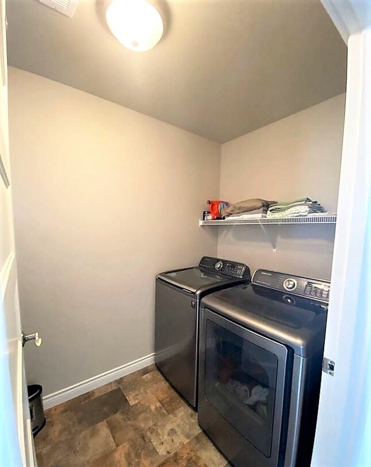 4318 Blackstone Way - Photo 6 of 17