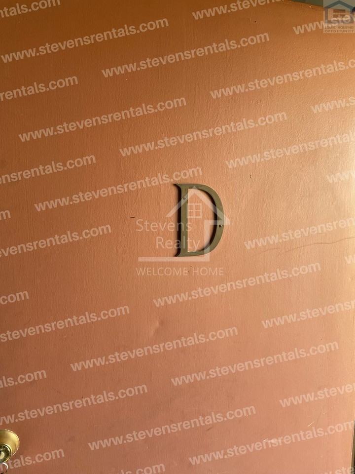 1912 Sw D Ave #D - Photo 5 of 14