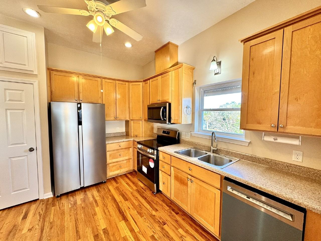 13800 Pelican St - Photo 5 of 37