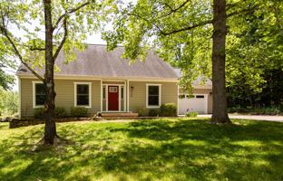 featured image of 900 Laurel Dr