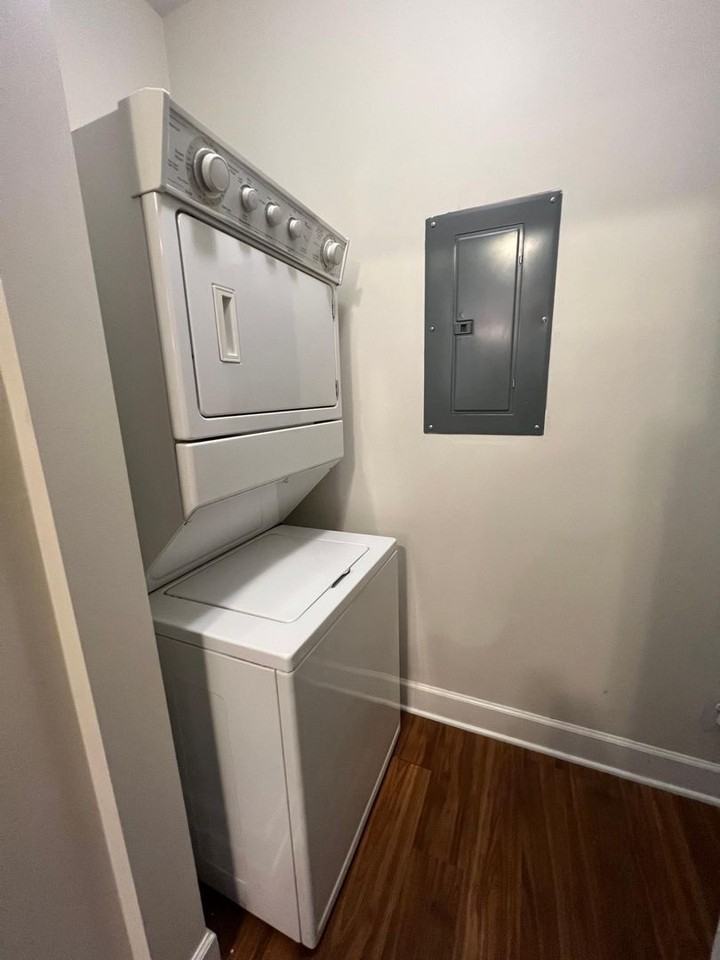 7230 Althorp Way - Photo 6 of 21