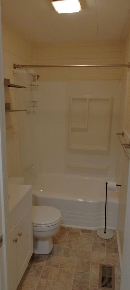 422 Manning Ave - Photo 4 of 13