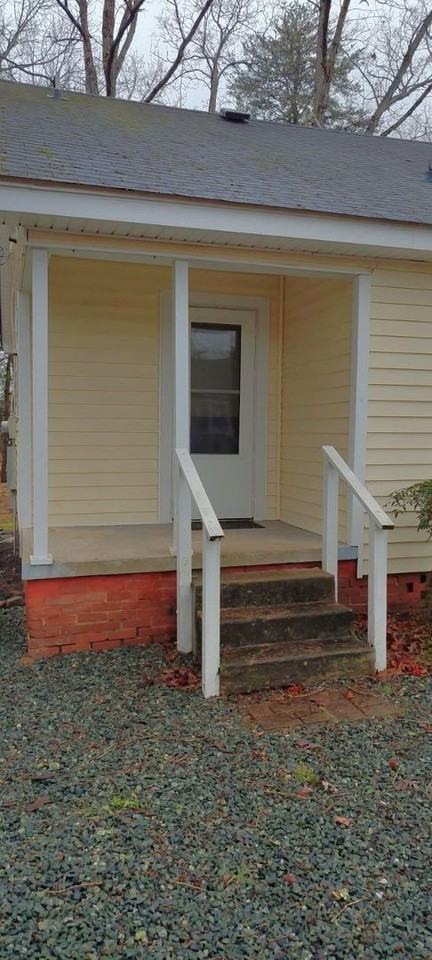 422 Manning Ave - Photo 7 of 13