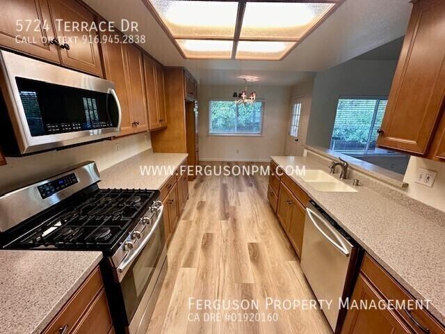 5724 Terrace Dr - Photo 2 of 18