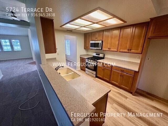 5724 Terrace Dr - Photo 3 of 18