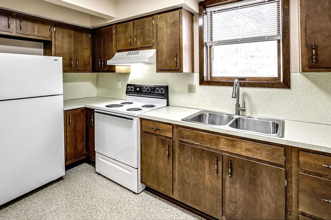 6640 Military Ave - Photo 3 of 12