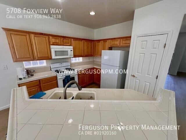 5708 Foxview Way - Photo 6 of 20