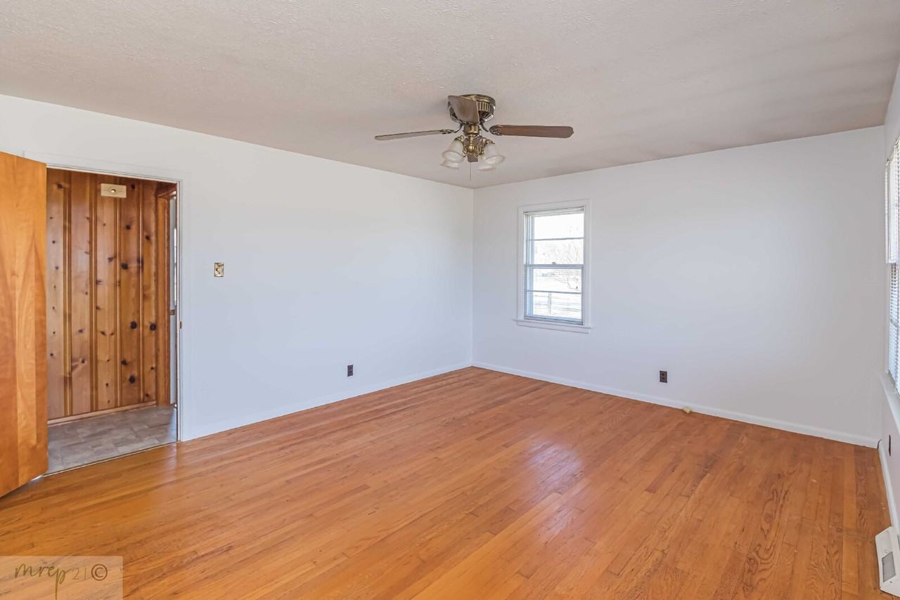 623 Holts Pond Rd - Photo 4 of 26