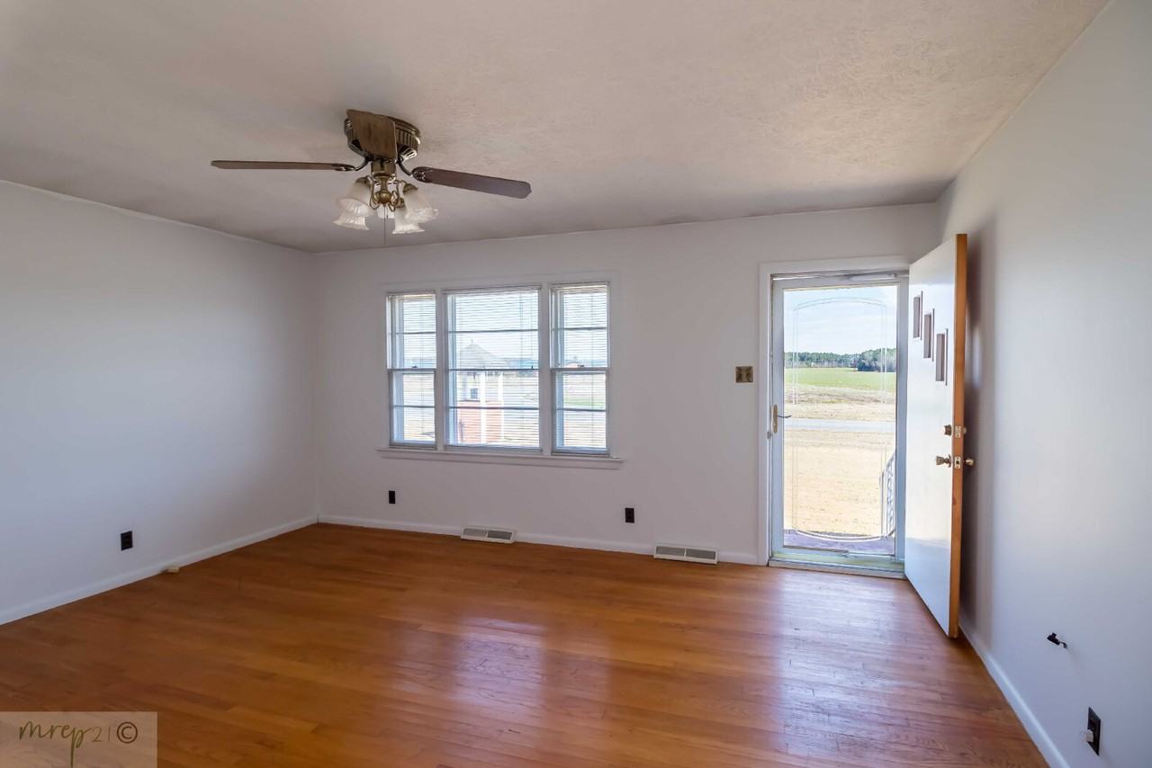 623 Holts Pond Rd - Photo 7 of 26