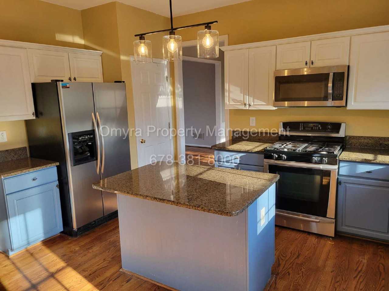 3925 Barberry Ct - Photo 3 of 25