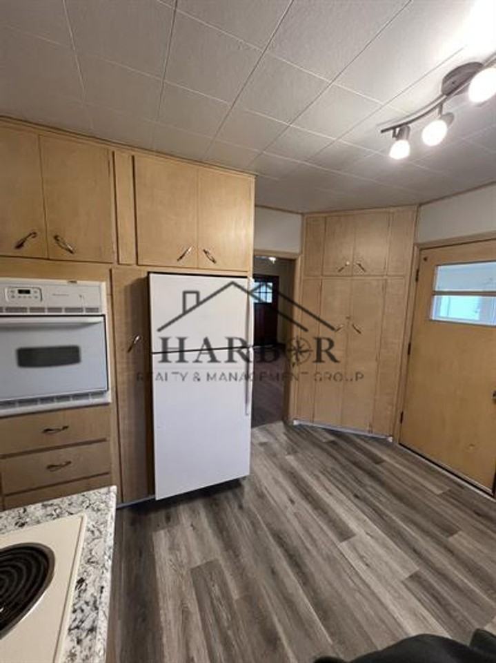 403 10th St Nw - Photo 2 of 13