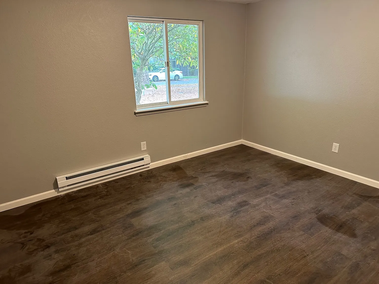 2431 Toledo St #3 - Photo 4 of 9