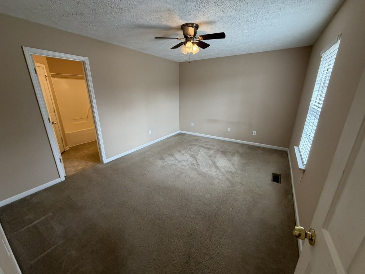1726 Luton Dr - Photo 3 of 11