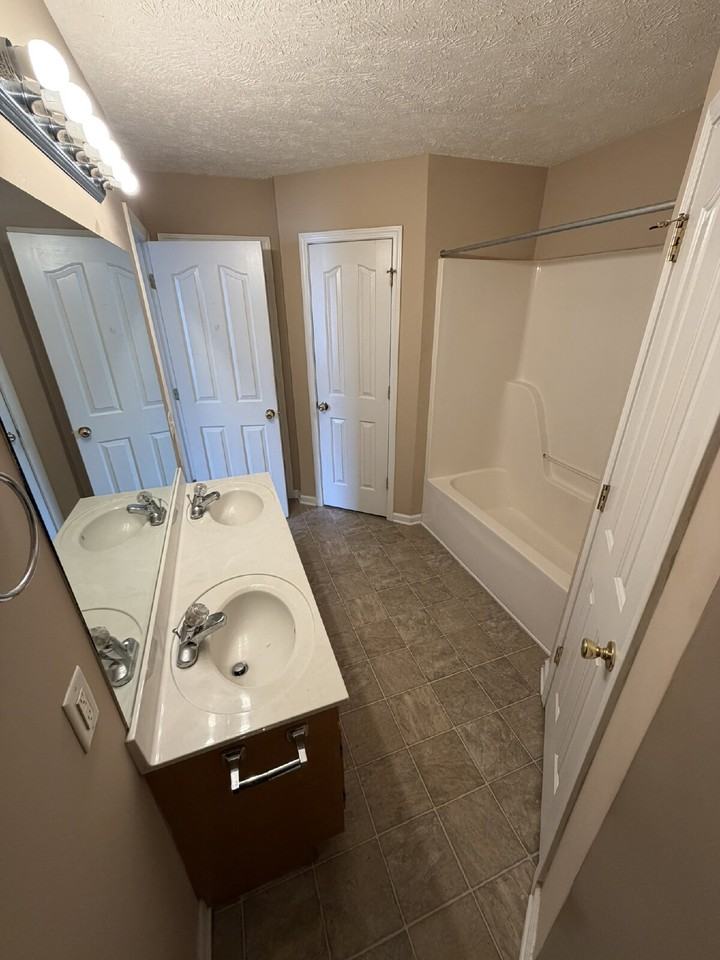 1726 Luton Dr - Photo 6 of 11