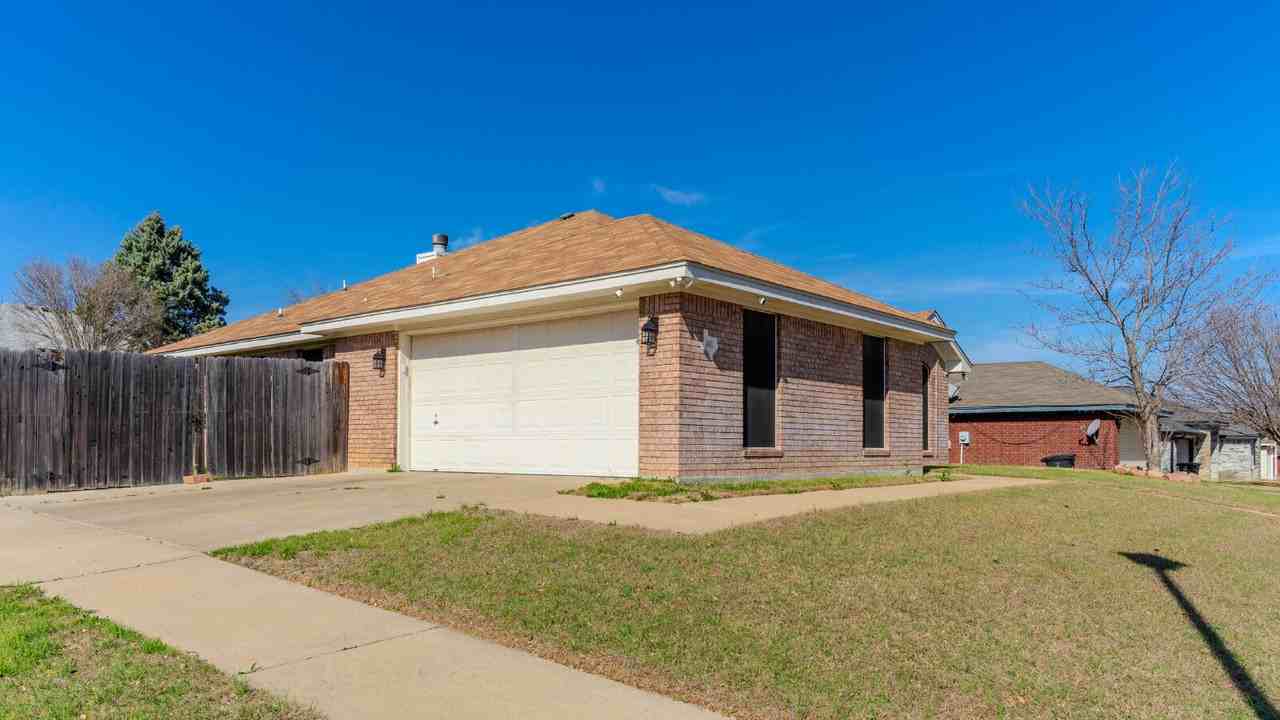 4101 Whispering Oak Dr - Photo 2 of 25