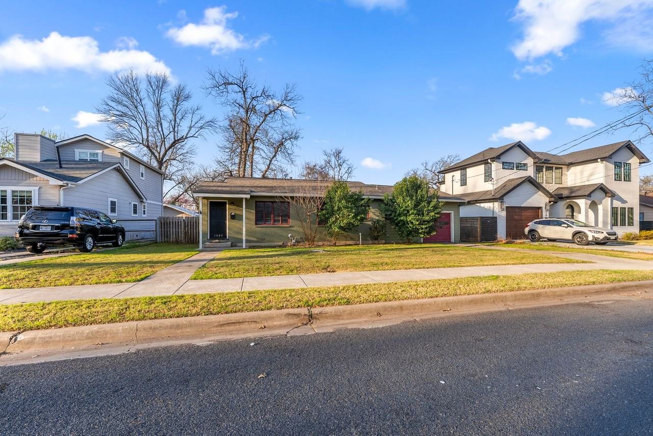 1407 Payne Ave - Photo 2 of 17