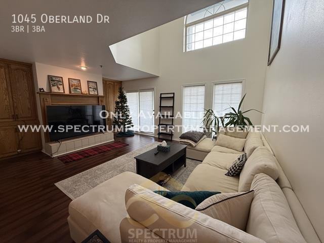 1045 Oberland Dr - Photo 6 of 23