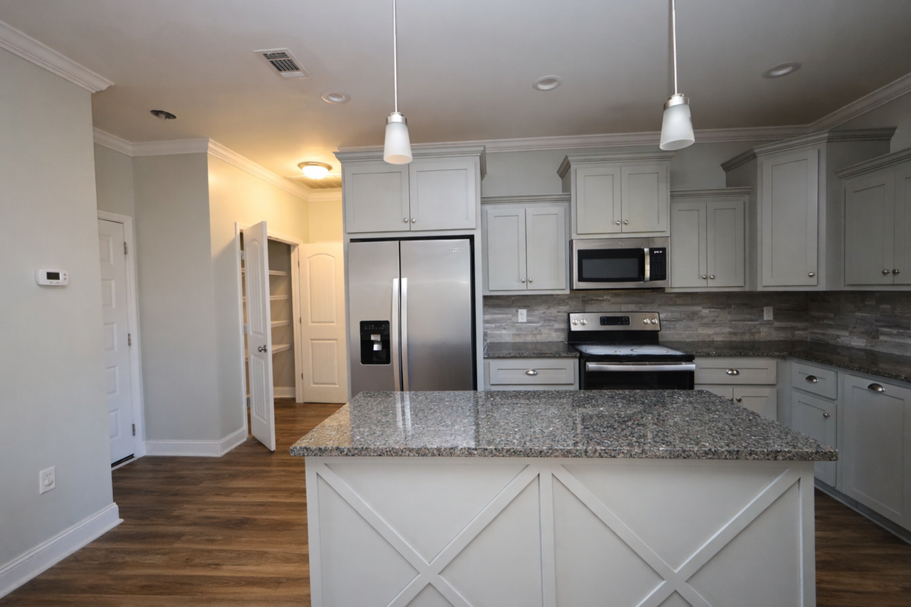 3923 Valiant Ct - Photo 3 of 10