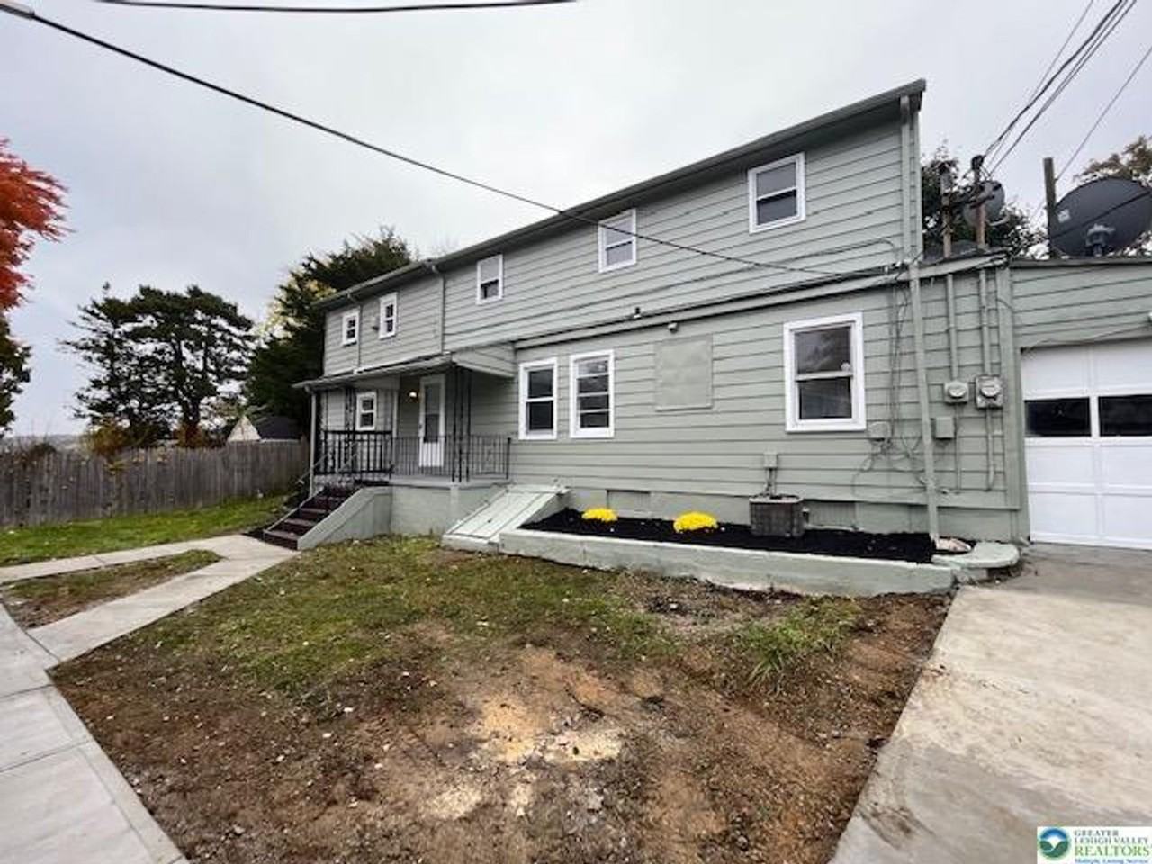 1240 Pembroke Rd - Photo 2 of 10