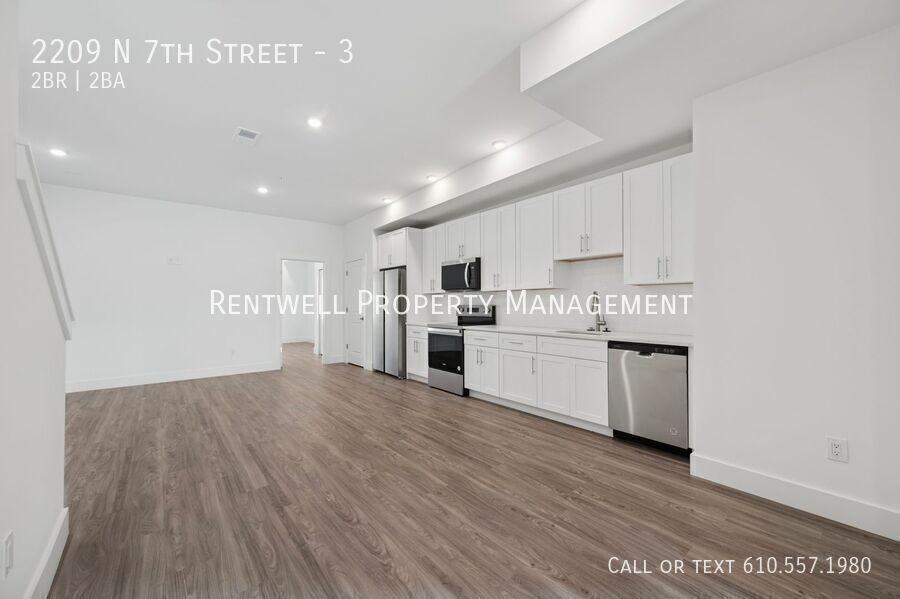 2209 N 7th St #3 - Photo 4 of 17