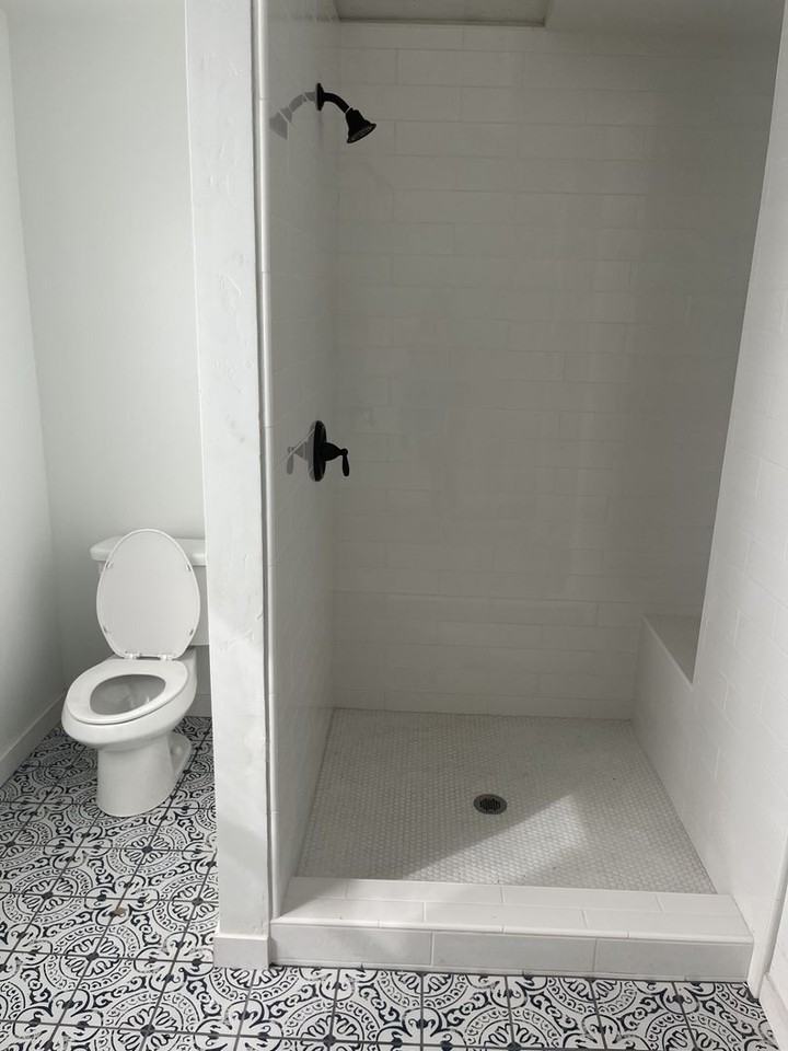 1148 Market Ave - Photo 3 of 7