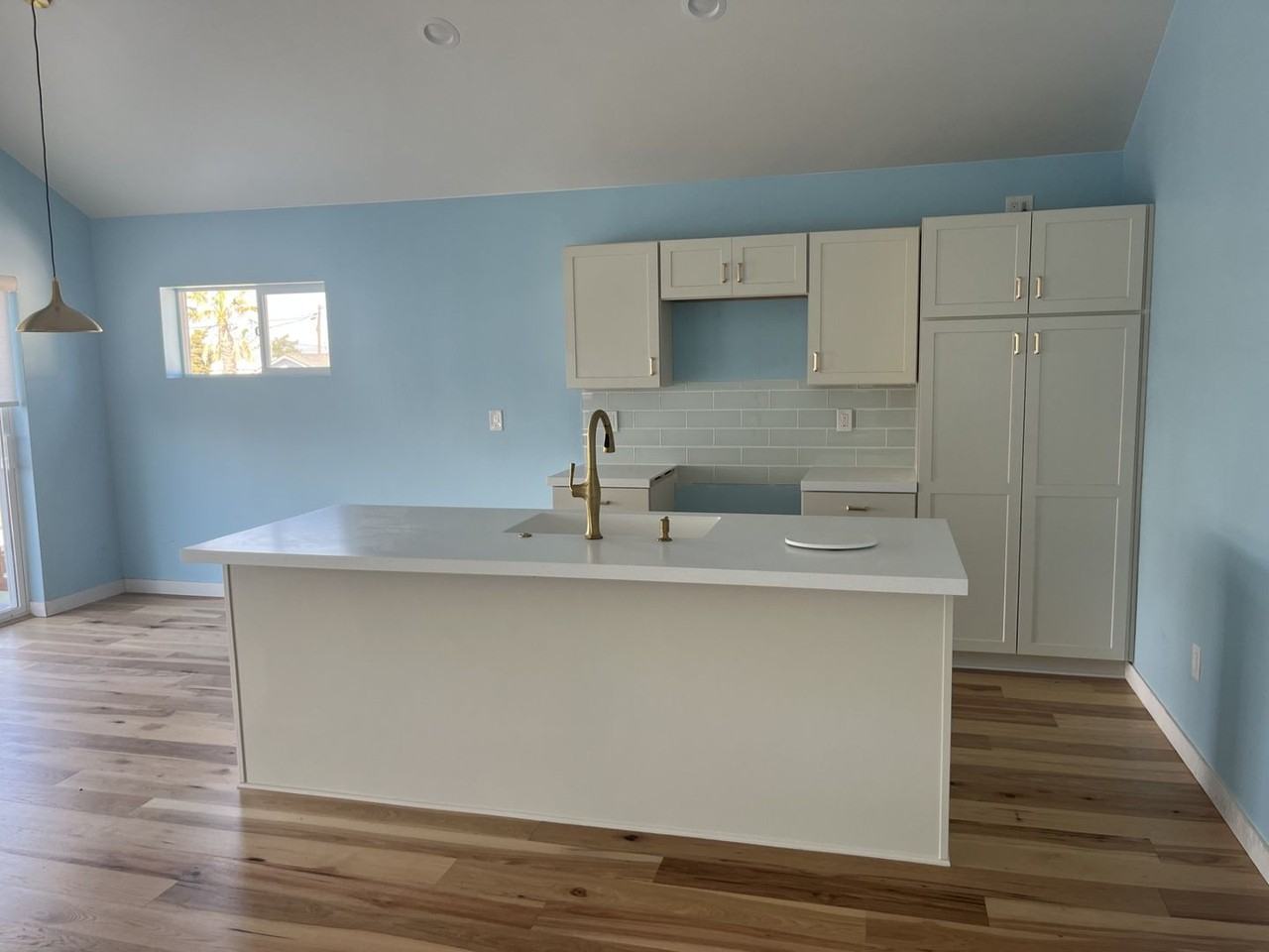 1148 Market Ave - Photo 4 of 7