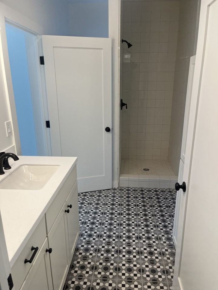 1148 Market Ave - Photo 6 of 7