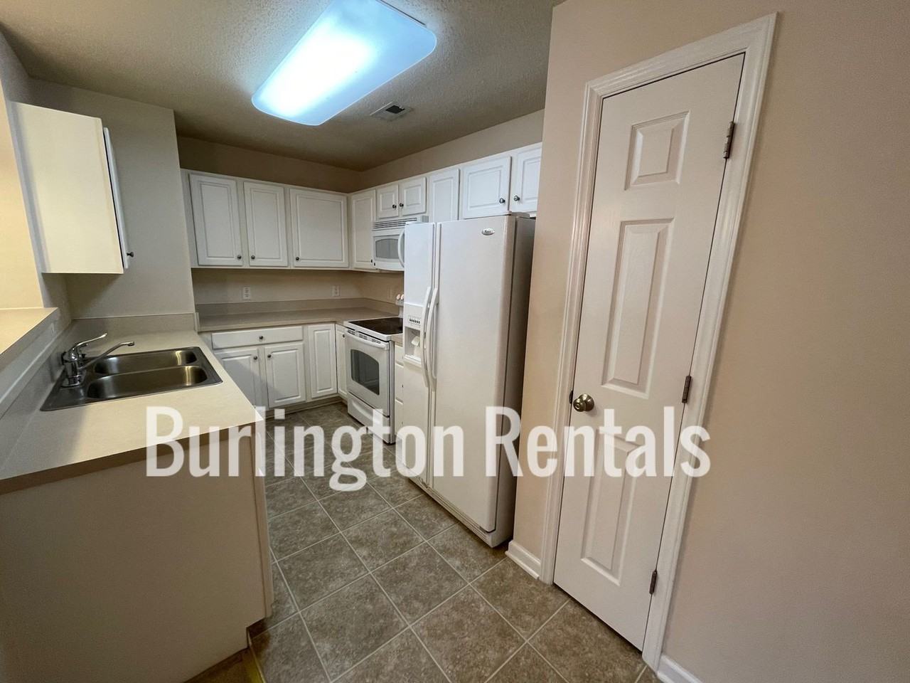 3489 Forestdale Dr Apt 2b - Photo 6 of 19